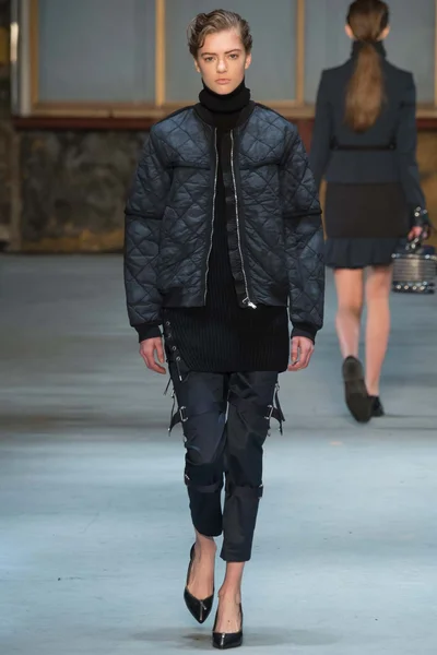 Look 32